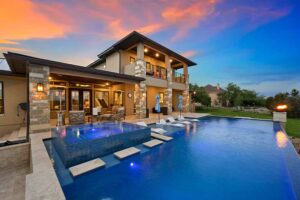 Geometric vs. Freeform Pools: Which Style Suits Your Backyard Best?